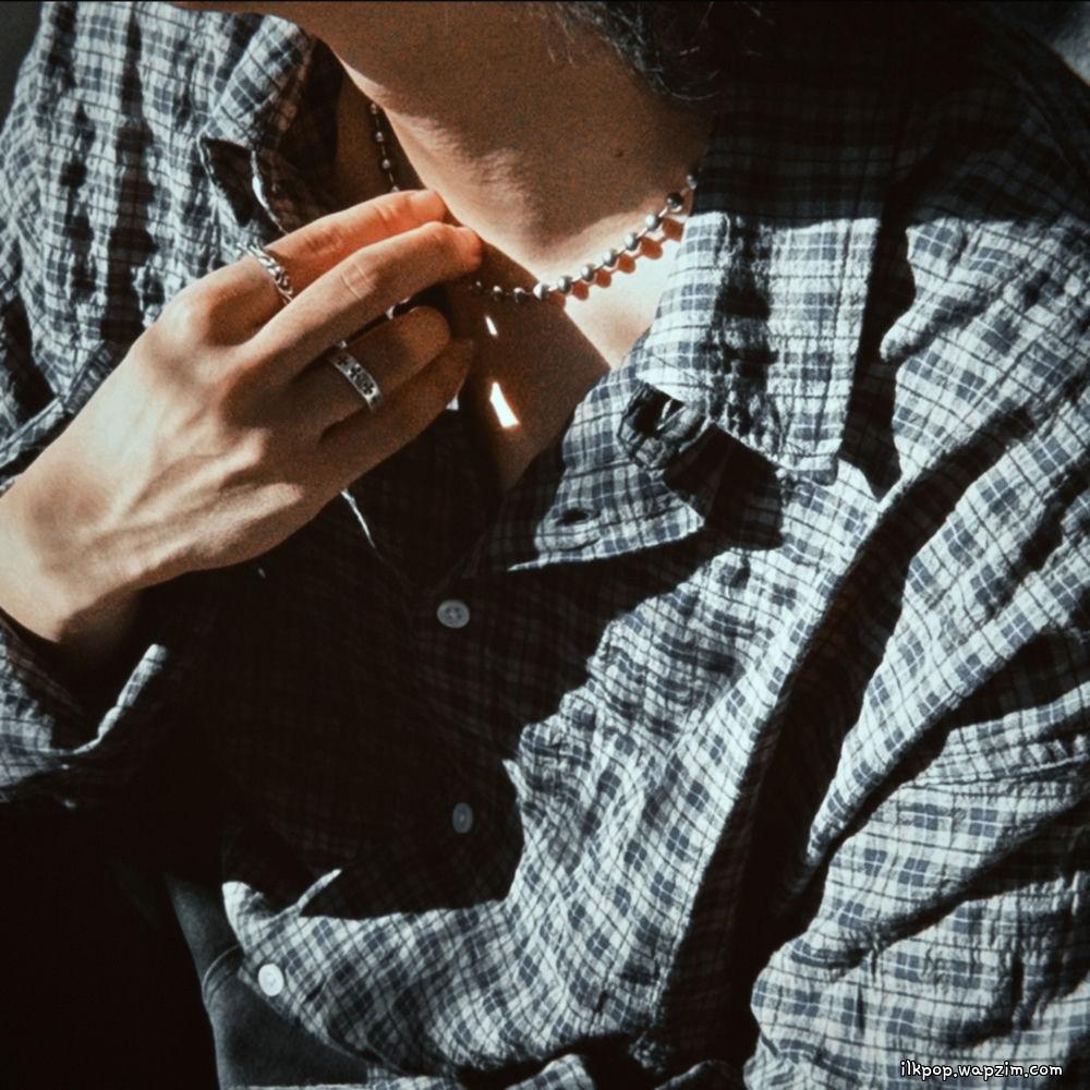 Cover lagu 16 - Can’t breathe di Wallkpop