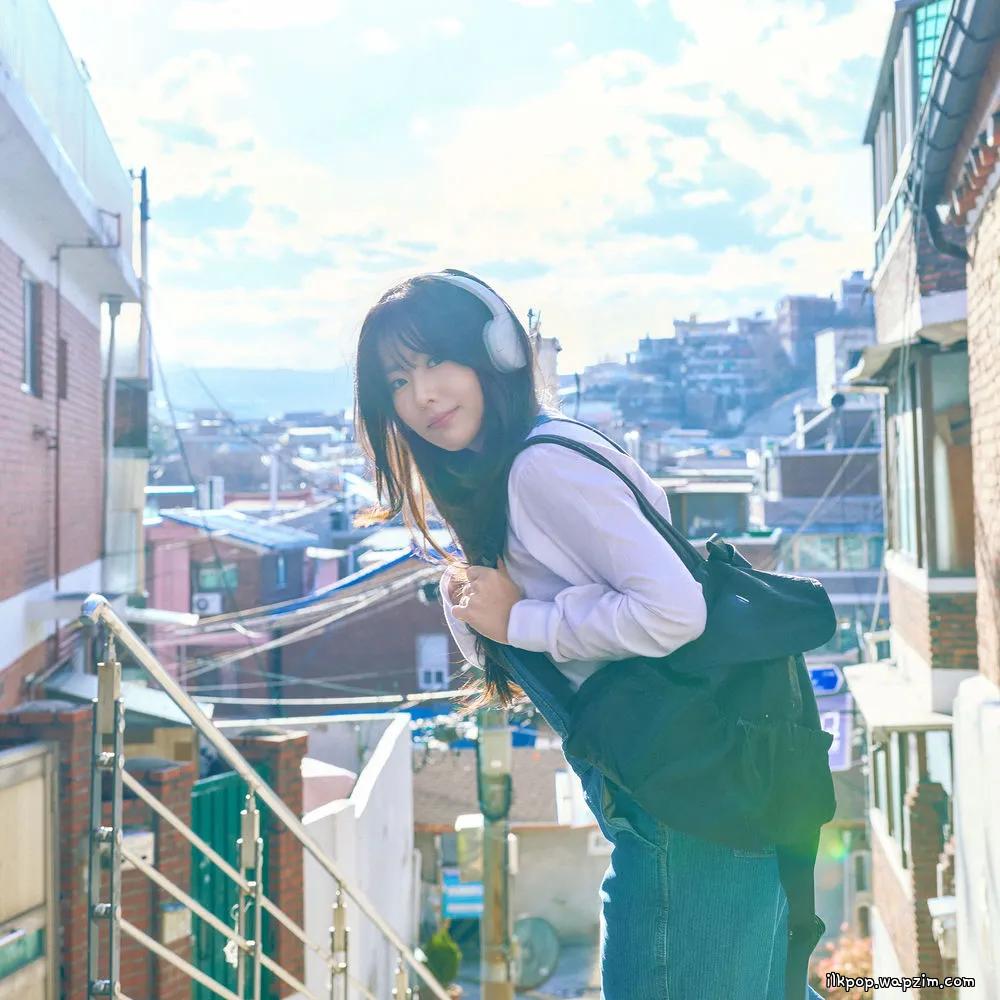 Cover lagu 21univ. - 날아라 펭귄 (Flying Penguin) di Wallkpop