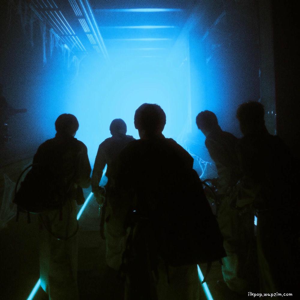 Cover lagu AM8IC - Escher di Wallkpop