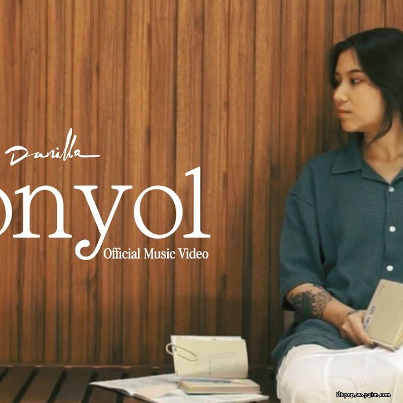 Cover lagu Danilla - Konyol di Wallkpop