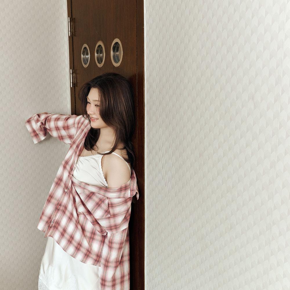 Cover lagu Jeon Yeji - 꽃눈 (flower bud) di Wallkpop