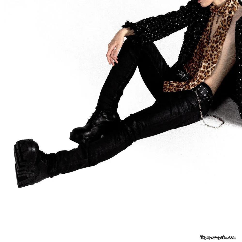 Cover lagu Kris Main - Party (feat. Han Yo Han) di Wallkpop