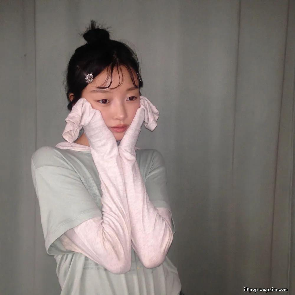 Cover lagu Kyurin - me, myself and cat di Wallkpop