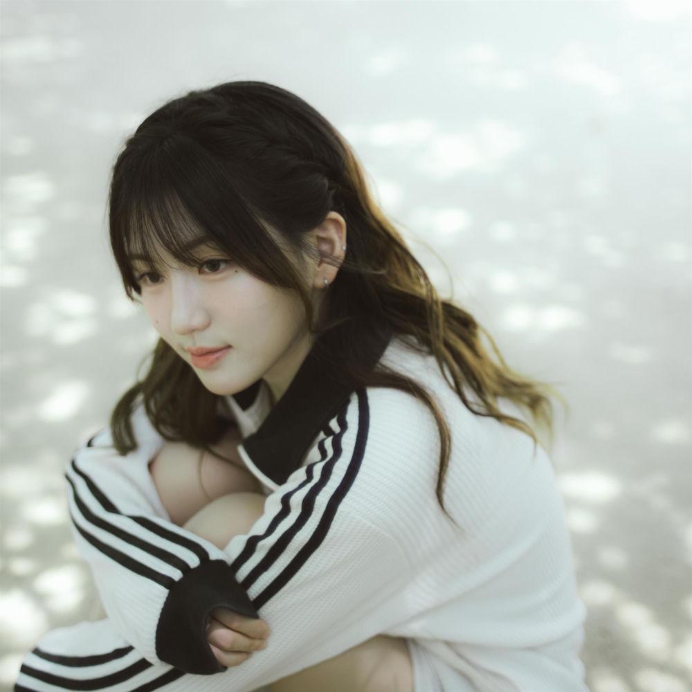 Cover lagu Minjeong - 안녕내이름은미세먼지 (PM 2.5) di Wallkpop