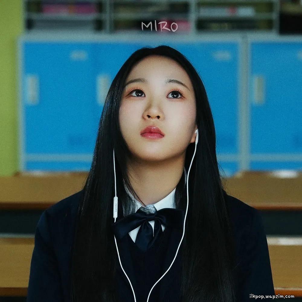 Cover lagu MINSEO - 미로 (Miro) (Prod. by Vision Room) di Wallkpop