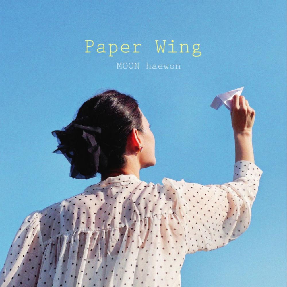 Cover lagu Moon - Paper Wing di Wallkpop