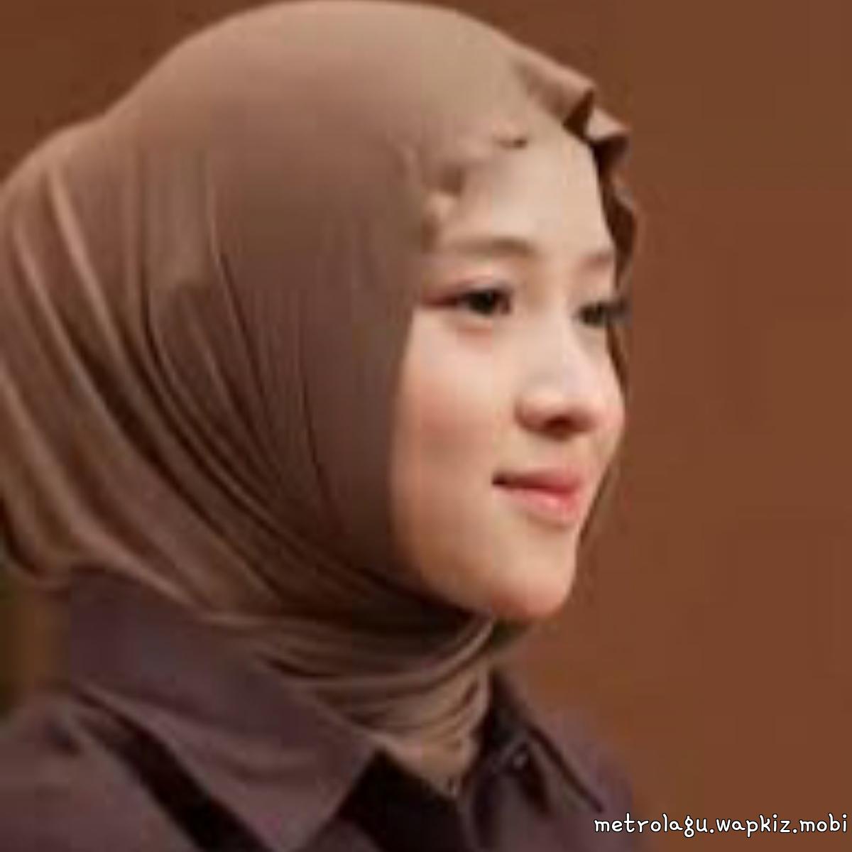 Cover lagu Nissa Sabyan - Dauni di Wallkpop