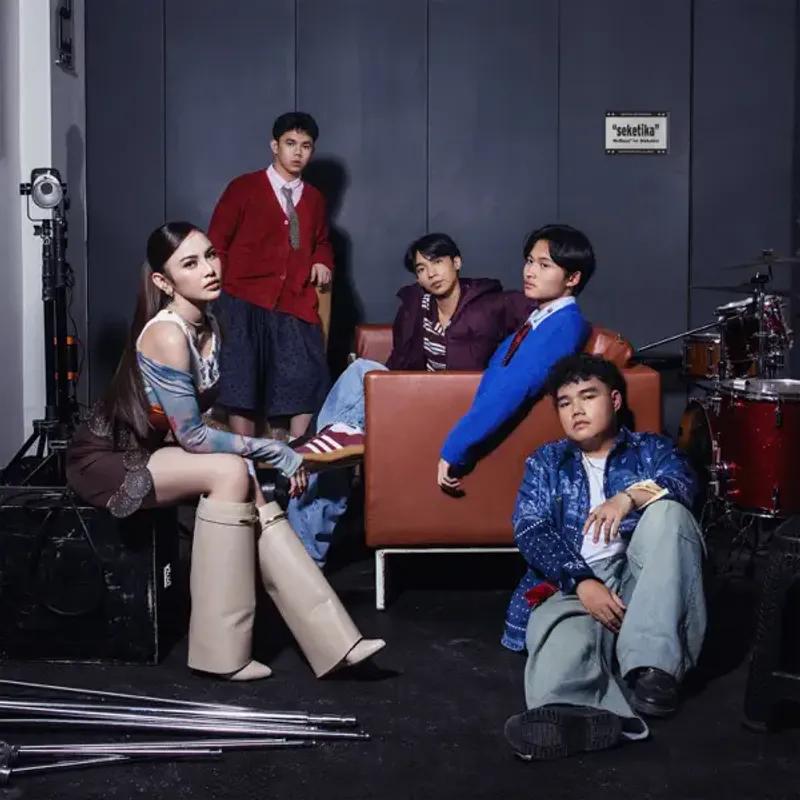 Cover lagu Rizwan Fadilah,Rnboyz*, Mahalini- Seketika di Wallkpop