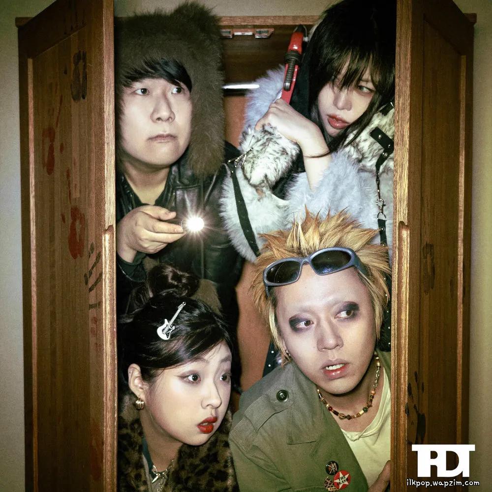 Cover lagu The Redemptions - Who U R di Wallkpop