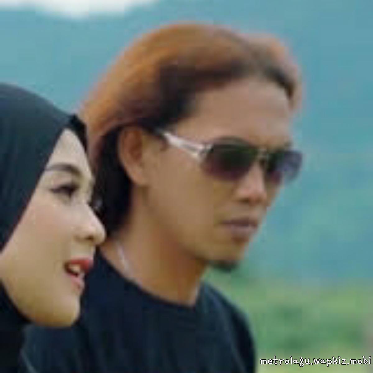 Cover lagu Thomas Arya and Iqa Nizam - Ku Akan Memegang Janji di Wallkpop