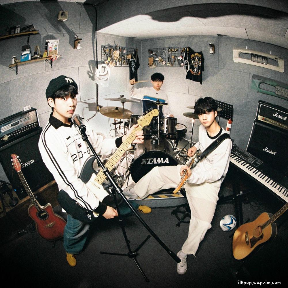 Cover lagu Tokai - buddy di Wallkpop