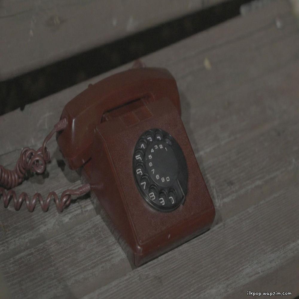 Cover lagu YunJoon - 전화 (Phone Call) (Feat. 2zy) di Wallkpop